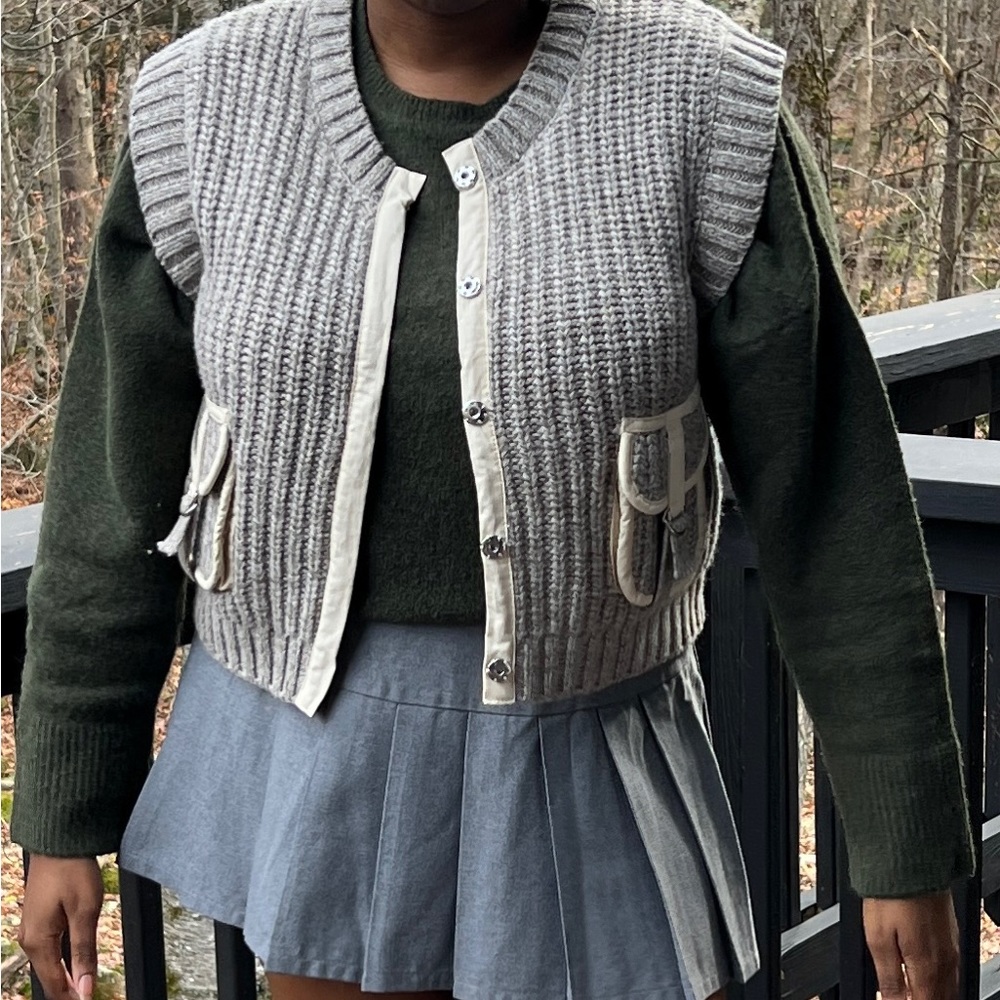 Zara knit contrast snap button vest